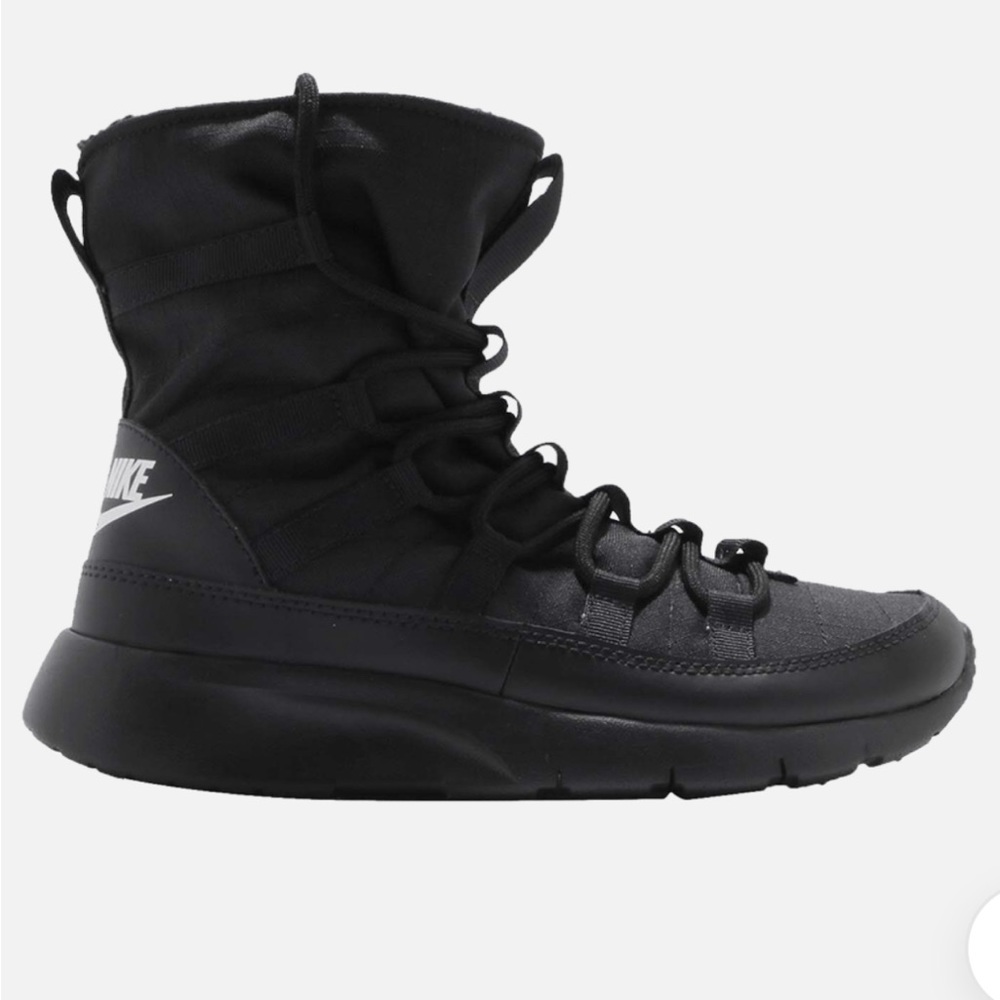 Nike Venture Black Lace Up Athletic Shoe Winter Boot — Youth Sz 7